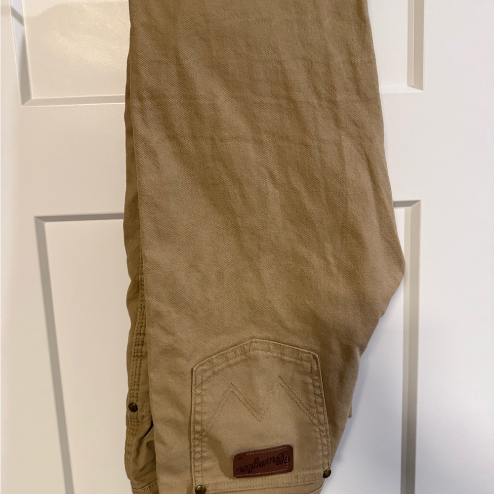 Wrangler Men's Cargo Pants in Tan